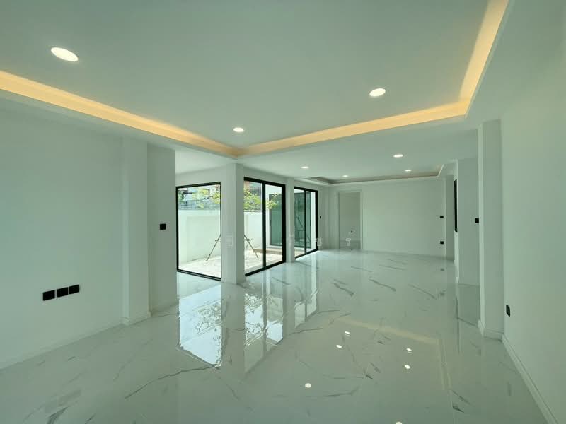 Riva 42, Bangkok, ถนนรัชดาภิเษก, Chan Kasem, Chatuchak, Bangkok, 3 Bedrooms, 250 sqm, Single Detached House For Sale, by อชิรวัชร์, 500358588 - DDproperty.com