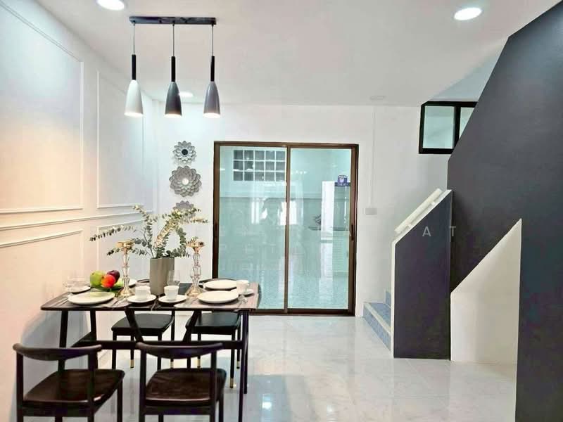 Ban Ngam Charoen 8, Chon Buri (Pattaya), 43 90 หมู่1 Chonburi-Pattaya Hwy, Pattaya City, Bang Lamung District, Chon Buri, Bang Lamung, Bang Lamung (Pattaya), Chon Buri (Pattaya), 2 Bedrooms, 72 sqm, Townhouse For Rent, by Praveen Peter, 500358627 - DDproperty.com