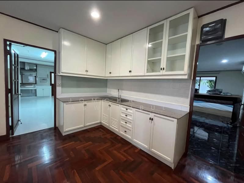 Panya Pattanakarn Village, Bangkok, Soi Phatthanakarn 30, Suan Luang, Bangkok, 5 Bedrooms, 350 sqm, Single Detached House For Sale, by Jomchanok Aswavibul, 500358672 - DDproperty.com