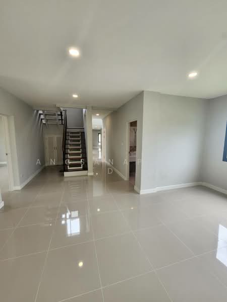 นันทวัน วงแหวน-รัตนาธิเบศร์, Nonthaburi, Sao Thong Hin, Bang Yai, Nonthaburi, 5 Bedrooms, 369 sqm, Single Detached House For Sale, by Angsanaporn D, 500358698 - DDproperty.com