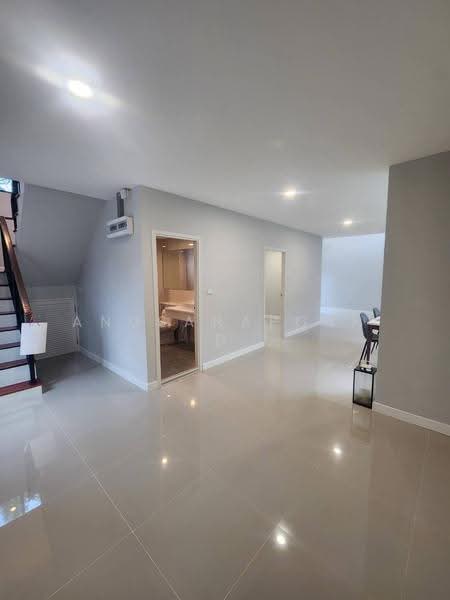 นันทวัน วงแหวน-รัตนาธิเบศร์, Nonthaburi, Sao Thong Hin, Bang Yai, Nonthaburi, 5 Bedrooms, 369 sqm, Single Detached House For Sale, by Angsanaporn Dejvorrasuthi, 500358698 - DDproperty.com