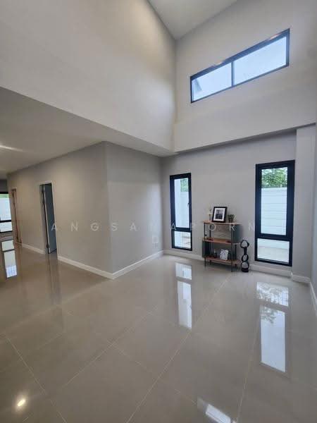 นันทวัน วงแหวน-รัตนาธิเบศร์, Nonthaburi, Sao Thong Hin, Bang Yai, Nonthaburi, 5 Bedrooms, 369 sqm, Single Detached House For Sale, by Angsanaporn Dejvorrasuthi, 500358698 - DDproperty.com