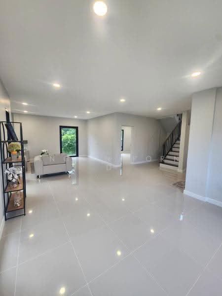 นันทวัน วงแหวน-รัตนาธิเบศร์, Nonthaburi, Sao Thong Hin, Bang Yai, Nonthaburi, 5 Bedrooms, 369 sqm, Single Detached House For Sale, by Angsanaporn Dejvorrasuthi, 500358698 - DDproperty.com