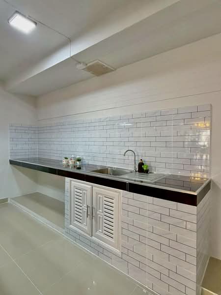 บ้านสวย รีโนเวทใหม่ ใกล้วัดสวนแก้ว หมู่บ้านเจ้าพระยา 5 บางเลน บางใหญ่ 11140, Nonthaburi, บางกรวย - ไทรน้อย, Bang Len, Bang Yai, Nonthaburi, 2 Bedrooms, 120 sqm, Townhouse For Sale, by บุษบากร (เจี๊ยบ), 500358728 - DDproperty.com