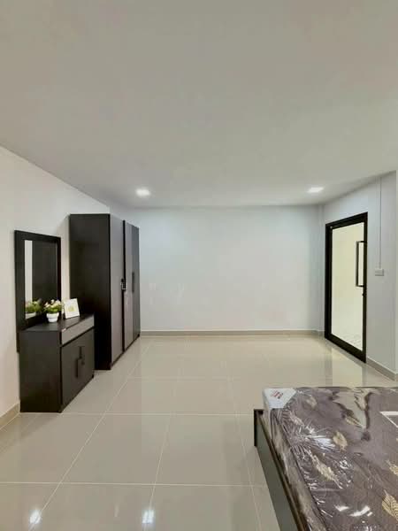 บ้านสวย รีโนเวทใหม่ ใกล้วัดสวนแก้ว หมู่บ้านเจ้าพระยา 5 บางเลน บางใหญ่ 11140, Nonthaburi, บางกรวย - ไทรน้อย, Bang Len, Bang Yai, Nonthaburi, 2 Bedrooms, 120 sqm, Townhouse For Sale, by บุษบากร (เจี๊ยบ), 500358728 - DDproperty.com