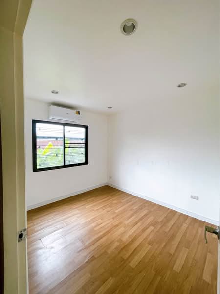 The Metro Pattanakarn-Srinakarin, Bangkok, Soi On Nut 80 Yak 5, Prawet, Bangkok, 3 Bedrooms, 148 sqm, Townhouse For Rent, by สุชาติ ปรีชา, 500358735 - DDproperty.com