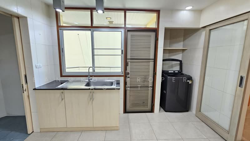 Baan Sahasthinee, Bangkok, Soi Attha Kawi 1, Khong Tan, Khlong Toei, Bangkok, 3 Bedrooms, 250 sqm, Condo For Rent, by BANGKOK PROPERTY AGENTS, 500358771 - DDproperty.com