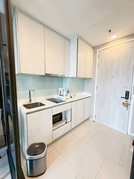 Mazarine Ratchayothin, Bangkok, Soi Phahonyothin 30, Phahonyothin Road, Chan Kasem, Chatuchak, Bangkok, 1 Bedroom, 33 sqm, Condo For Rent, by Kritsana Thipthananon, 500358894 - DDproperty.com