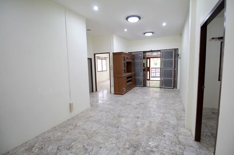 Renovated Corner House for Sale 88 Sq.Wah in Kongkorn Ranch Village, Thap Ma, Rayong Only 500 Meters, Rayong, Thapma, Muang Rayong, Rayong, 3 Bedrooms, 150 sqm, Single Detached House For Sale, by สุเทพ พสุวณิชย์กุล, 500358899 - DDproperty.com