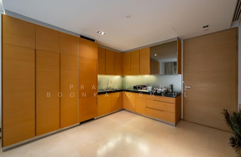 Saladaeng Residences, Bangkok, 29/1 North Sathorn Road, Silom, Bang Rak, Bangkok, 1 Bedroom, 61 sqm, Condo For Sale, by Prapaporn Boonkajonkul, 500359045 - DDproperty.com