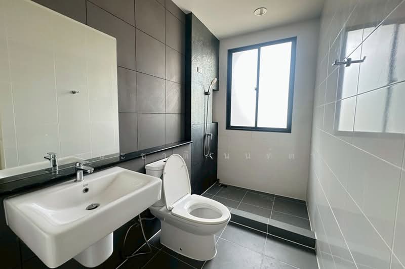 Baan Klang Muang Ladprao-Serithai, Bangkok, 8-2 Soi Serithai 52, Khan Na Yao, Bangkok, 3 Bedrooms, 152 sqm, Townhouse For Sale, by ชนะชาติ นนท์ตา, 500359060 - DDproperty.com