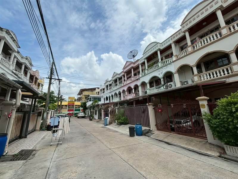 หมู่บ้านรุ่งเรือง (Rung Rueang Village) ซอยลาดพร้าว80 แยก22, กรุงเทพ, ถนนลาดพร้าว, วังทองหลาง, กรุงเทพ, 150 ตร.ม., ทาวน์เฮ้าส์ ขาย, โดย คุณ สิรตา โรจน์วิมลการ (กระแต), 500359087 - DDproperty.com