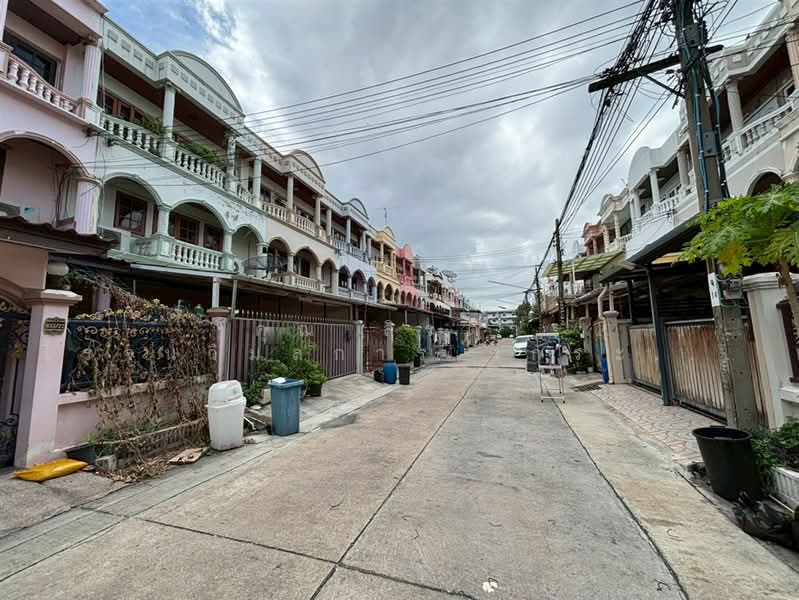 หมู่บ้านรุ่งเรือง (Rung Rueang Village) ซอยลาดพร้าว80 แยก22, กรุงเทพ, ถนนลาดพร้าว, วังทองหลาง, กรุงเทพ, 150 ตร.ม., ทาวน์เฮ้าส์ ขาย, โดย คุณ สิรตา โรจน์วิมลการ (กระแต), 500359087 - DDproperty.com