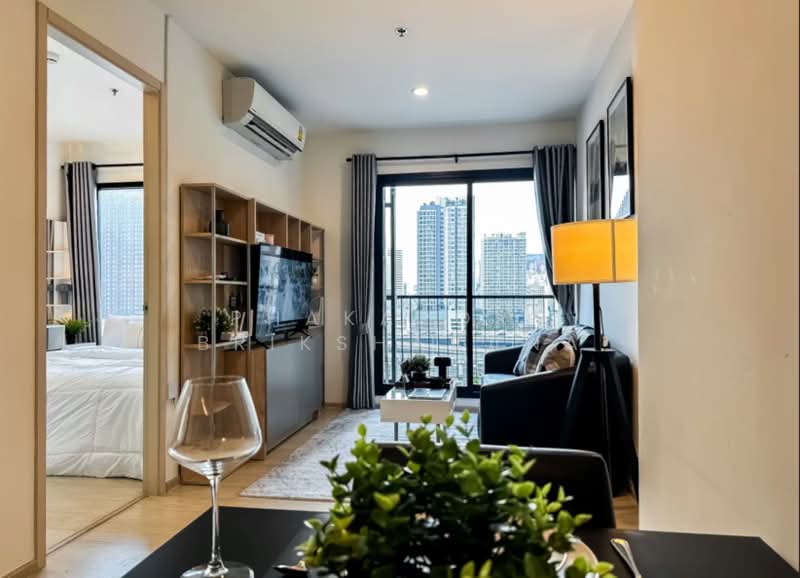 Life Asoke, Bangkok, Asoke-Dindang Road, Bang Kapi, Huai Khwang, Bangkok, 2 Bedrooms, 60 sqm, Condo For Rent, by Phakaporn Brikshavana, 500359129 - DDproperty.com