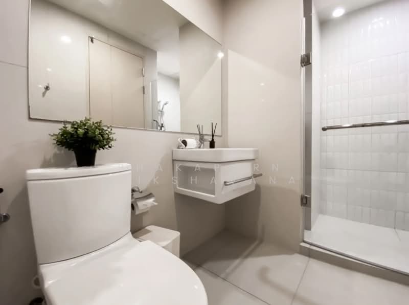Life Asoke, Bangkok, Asoke-Dindang Road, Bang Kapi, Huai Khwang, Bangkok, 2 Bedrooms, 60 sqm, Condo For Rent, by Phakaporn Brikshavana, 500359129 - DDproperty.com