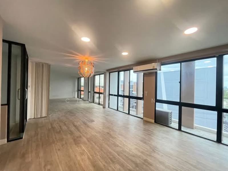 Nirvana@Work Ladprao-Kasetnawamin, Bangkok, 239 Prasert-Manukitch Road, Nawamin, Bueng Kum, Bangkok, 2 Bedrooms, 324 sqm, Townhouse For Sale, by Itthiwat Chulaolan, 500359166 - DDproperty.com