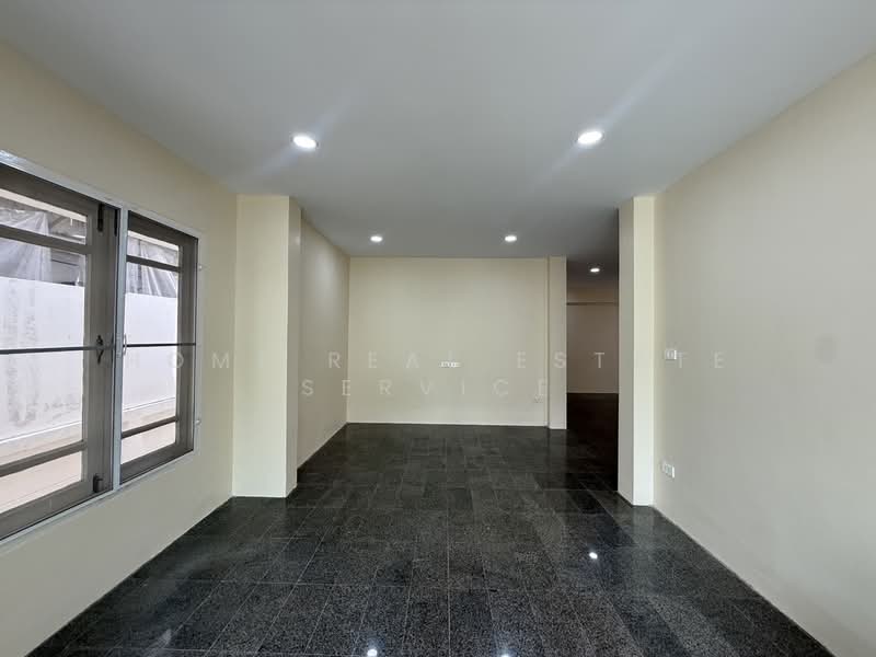Perfect Place Ramkhamhaeng 164, Bangkok, Soi Ramkhamhaeng 164, Saphan Sung, Bangkok, 5 Bedrooms, 200 sqm, Single Detached House For Sale, by HOME Real Estate Service, 500359188 - DDproperty.com