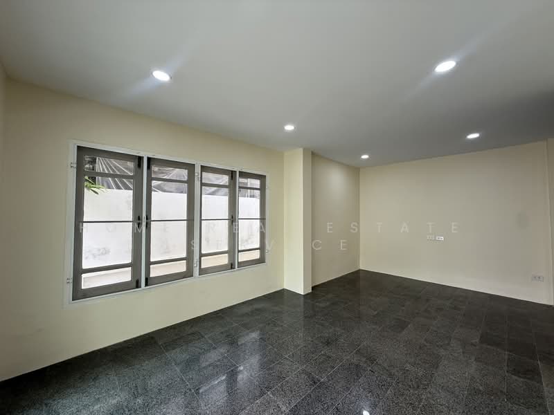 Perfect Place Ramkhamhaeng 164, Bangkok, Soi Ramkhamhaeng 164, Saphan Sung, Bangkok, 5 Bedrooms, 200 sqm, Single Detached House For Sale, by HOME Real Estate Service, 500359188 - DDproperty.com