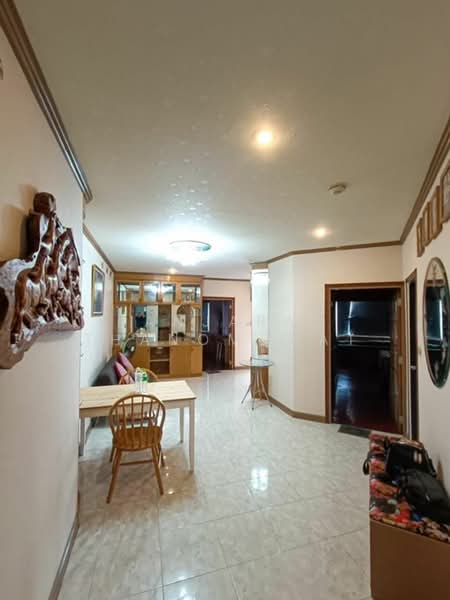 Country Complex Bangna, Bangkok, Sanpawut Road, Bang Na, Bangkok, 2 Bedrooms, 71 sqm, Condo For Rent, by Banjarat Thanomchat, 500359247 - DDproperty.com