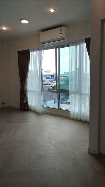 2-BR Townhouse, Bangkok, Lat Phrao, Bangkok, 2 Bedrooms, 220 sqm, Townhouse For Rent, by Natthida Thianchaianan, 500359278 - DDproperty.com