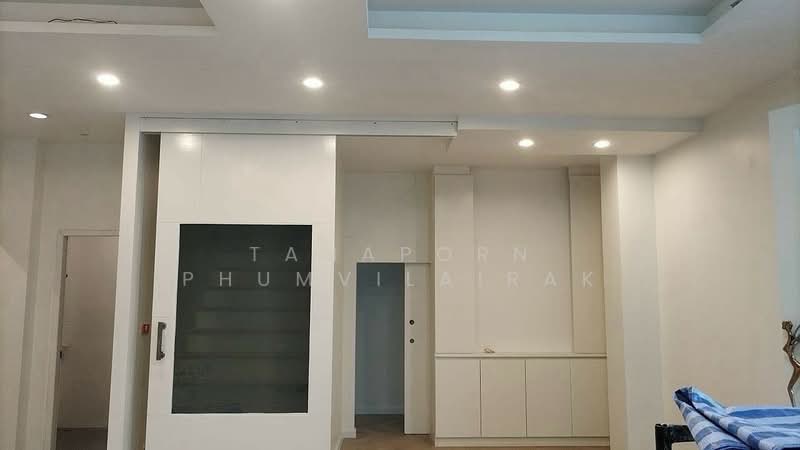2-BR Townhouse, Bangkok, Lat Phrao, Bangkok, 2 Bedrooms, 220 sqm, Townhouse For Rent, by Natthida Thianchaianan, 500359278 - DDproperty.com