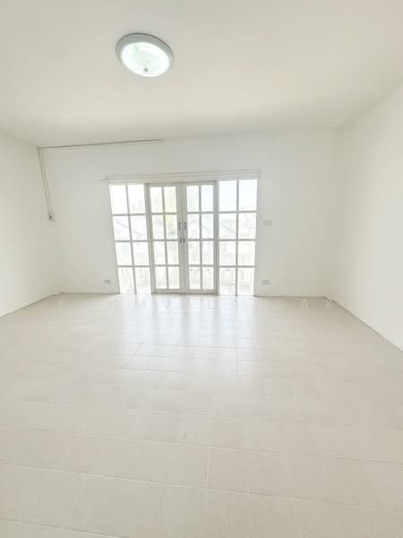 5-BR Townhouse, Bangkok, Sala Thammasop, Thawi Watthana, Bangkok, 5 Bedrooms, 230 sqm, Townhouse For Sale, by Natthida Thianchaianan, 500359292 - DDproperty.com