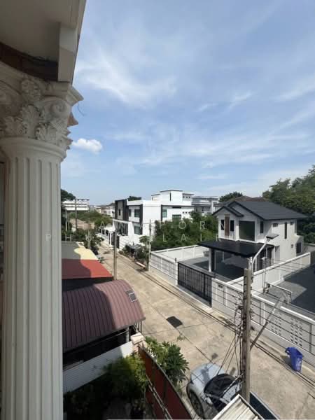 ทาวน์เฮ้าส์ 5-ห้องนอน, กรุงเทพ, ศาลาธรรมสพน์, ทวีวัฒนา, กรุงเทพ, 230 ตร.ม., ทาวน์เฮ้าส์ ขาย, โดย Natthida Thianchaianan, 500359292 - DDproperty.com