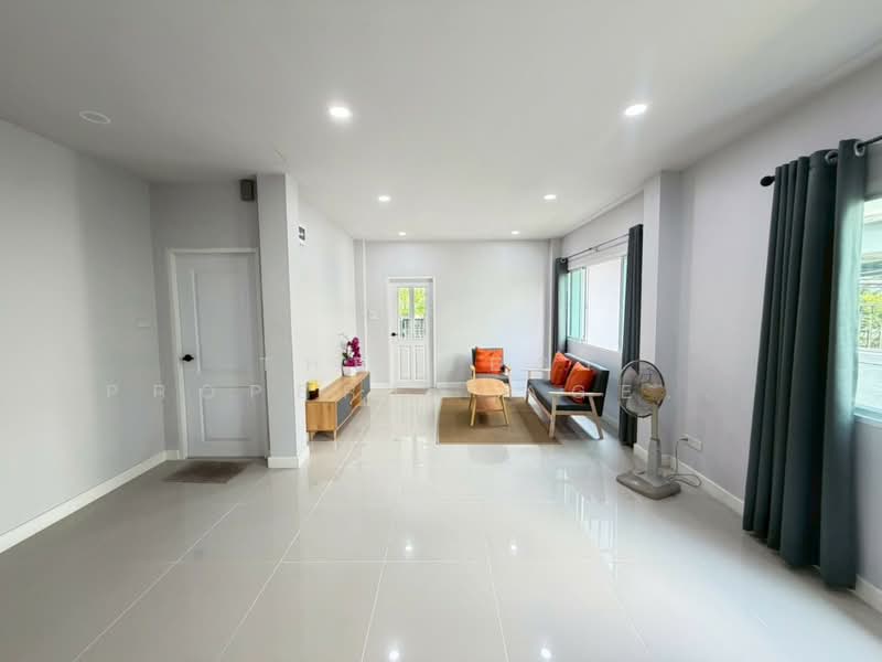 Vista Ville 3, Pathum Thani, Lam Luk Ka, Pathum Thani, 4 Bedrooms, 325 sqm, Single Detached House For Sale, by The Best Property Agent แอน, 500359344 - DDproperty.com