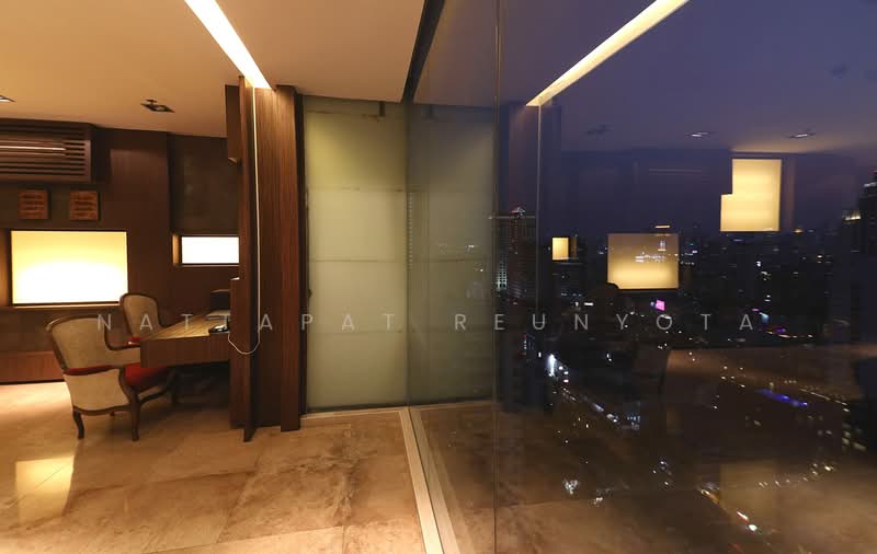 The Master Centrium Asoke-Sukhumvit, Bangkok, Sukhumvit 21, Khlongtoei Nua, Watthana, Bangkok, 4 Bedrooms, 450 sqm, Condo For Sale, by Nattapat Reunyota, 500359365 - DDproperty.com