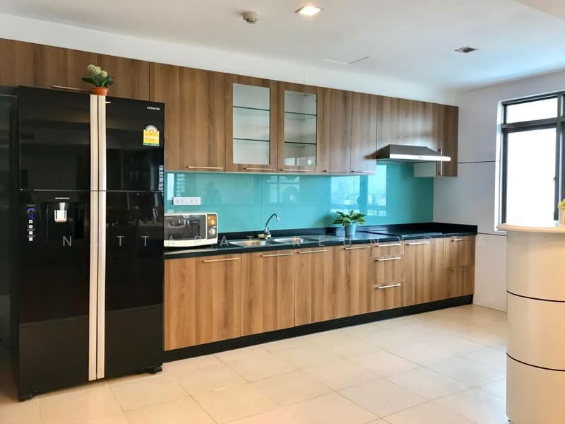 Royal Castle Sukhumvit, Bangkok, 30 Soi Sukhumvit 39, Khlongtoei Nua, Watthana, Bangkok, 3 Bedrooms, 166 sqm, Condo For Sale, by Nattapat Reunyota, 500359372 - DDproperty.com
