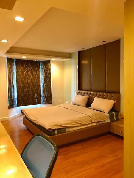 Royal Castle Sukhumvit, Bangkok, 30 Soi Sukhumvit 39, Khlongtoei Nua, Watthana, Bangkok, 3 Bedrooms, 166 sqm, Condo For Sale, by Nattapat Reunyota, 500359372 - DDproperty.com