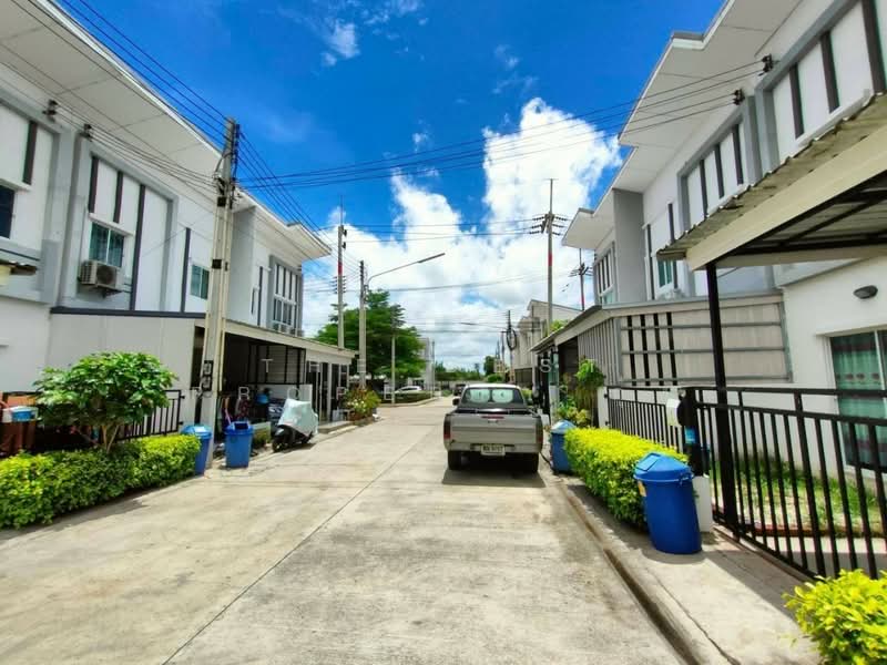 Lio Chachoengsao-Bang Phra, Chachoengsao, 99/4 Mu 7 Rd, Bang Phra, Muang Chachoengsao, Chachoengsao, 3 Bedrooms, 150 sqm, Townhouse For Sale, by The Best Property กุ้ง, 500359440 - DDproperty.com