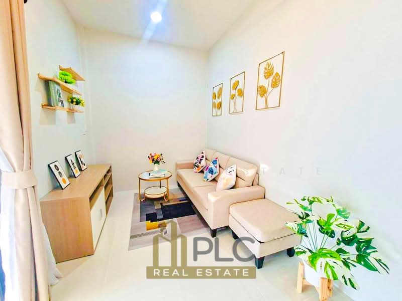 Renovated Townhouse for Sale in Nong Yai, North Pattaya, Chon Buri (Pattaya), Bang Lamung, Bang Lamung (Pattaya), Chon Buri (Pattaya), 2 Bedrooms, 104 sqm, Townhouse For Sale, by PLC real estate, 500359447 - DDproperty.com