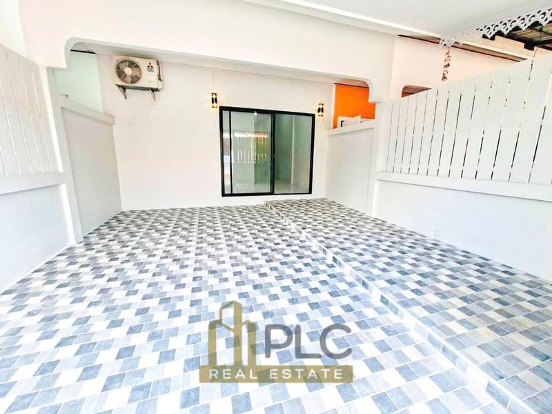 Renovated Townhouse for Sale in Nong Yai, North Pattaya, Chon Buri (Pattaya), Bang Lamung, Bang Lamung (Pattaya), Chon Buri (Pattaya), 2 Bedrooms, 104 sqm, Townhouse For Sale, by PLC real estate, 500359447 - DDproperty.com