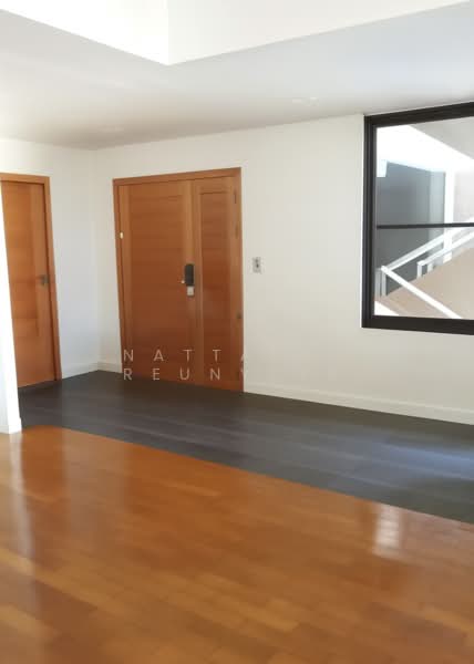 Asoke Towers, Bangkok, Sukhumvit 21 Road, Khlongtoei Nua, Watthana, Bangkok, 3 Bedrooms, 253 sqm, Condo For Sale, by Nattapat Reunyota, 500359475 - DDproperty.com