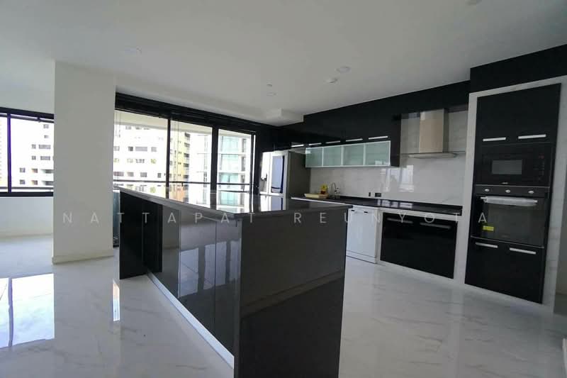 Moon Tower, Bangkok, Soi Sukhumvit 59, Khlong Tan Nua, Watthana, Bangkok, 3 Bedrooms, 295 sqm, Condo For Sale, by Nattapat Reunyota, 500359491 - DDproperty.com