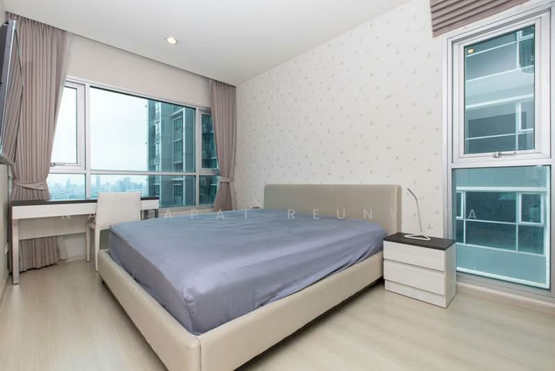 Life Ratchadapisek, Bangkok, 279 Ratchadapisaek Road, Huai Khwang, Bangkok, 2 Bedrooms, 56 sqm, Condo For Sale, by Nattapat Reunyota, 500359496 - DDproperty.com