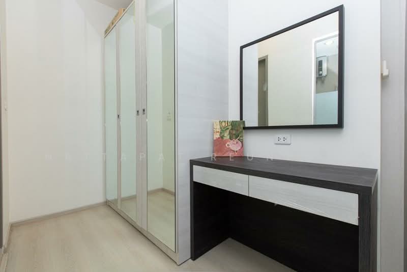 Life Ratchadapisek, Bangkok, 279 Ratchadapisaek Road, Huai Khwang, Bangkok, 2 Bedrooms, 56 sqm, Condo For Sale, by Nattapat Reunyota, 500359496 - DDproperty.com