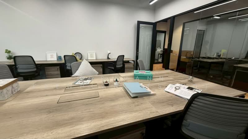 เช่า Serviced Office ย่านชิดลม 12 ที่นั่ง ตกแต่งครบ จ่ายจบรวมทุกอย่าง มีทางเชื่อมตรงจาก BTS ชิดลม, กรุงเทพ, ลุมพินี, ปทุมวัน, กรุงเทพ, 36 ตร.ม., สำนักงาน ให้เช่า, โดย Pornpann Kaewplang (Sand), 500359519 - DDproperty.com