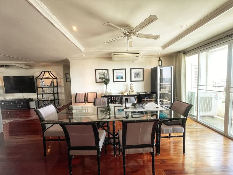 Regent On The Park 3, Bangkok, 185 Soi Sukhumvit 39 Sukhumvit Road, Khlong Tan Nua, Watthana, Bangkok, 3 Bedrooms, 252 sqm, Condo For Sale, by Suchada Yodyiem, 500359592 - DDproperty.com