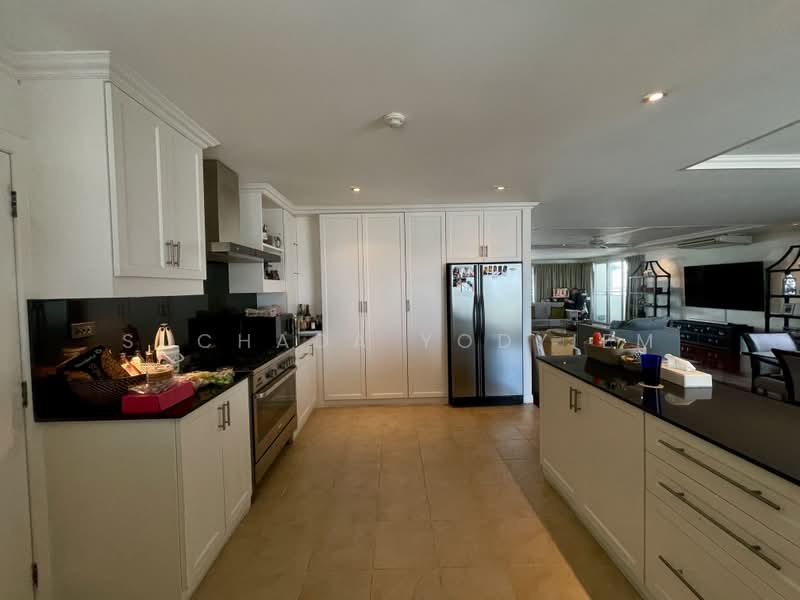 Regent On The Park 3, Bangkok, 185 Soi Sukhumvit 39 Sukhumvit Road, Khlong Tan Nua, Watthana, Bangkok, 3 Bedrooms, 252 sqm, Condo For Sale, by Suchada Yodyiem, 500359592 - DDproperty.com