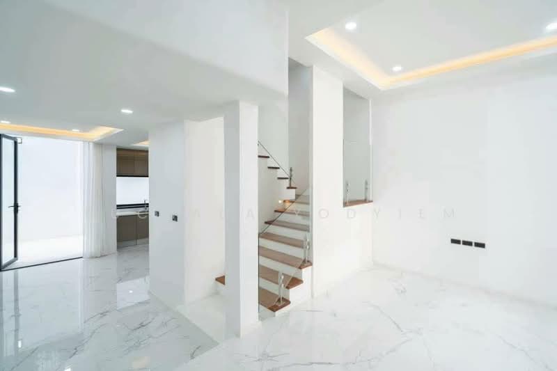 ทาวน์เฮาท์ 4-ห้องนอน, กรุงเทพ, คลองเตยเหนือ, วัฒนา, กรุงเทพ, 250 ตร.ม., ทาวน์เฮ้าส์ ขาย, โดย Suchada Yodyiem, 500359613 - DDproperty.com