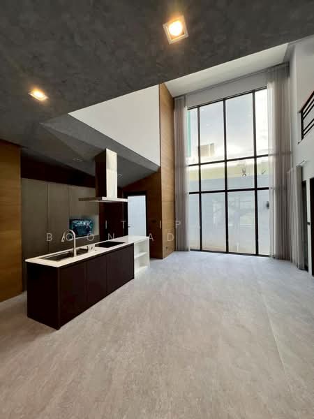Sarin Park, Bangkok, Wong Sawang, Bang Sue, Bangkok, 5 Bedrooms, 694 sqm, Single Detached House For Rent, by Kitnipat Boonyadhammakul, 500359668 - DDproperty.com