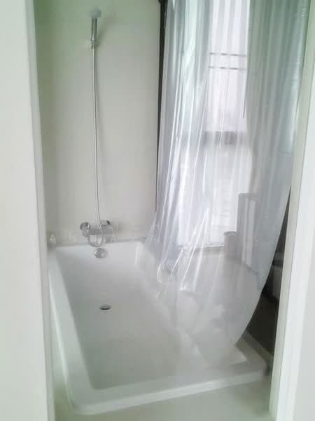 Sky Walk Residences, Bangkok, 1599 Sukhumvit Road, Phra Kanong Nua, Watthana, Bangkok, 1 Bedroom, 52 sqm, Condo For Rent, by Vichai Annavakulthorn, 500359795 - DDproperty.com