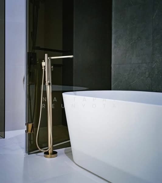 The Estelle Phrom Phong, Bangkok, 131 Soi Sukhumvit 26, Khong Tan, Khlong Toei, Bangkok, 2 Bedrooms, 91 sqm, Condo For Sale, by Nattapat Reunyota, 500359797 - DDproperty.com