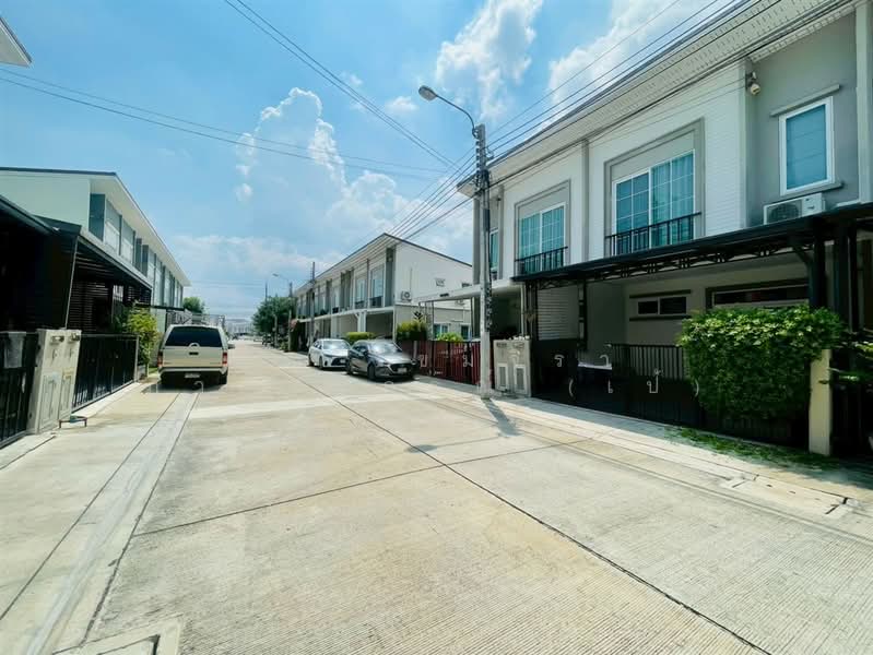 Gusto Petchakasem 69-Kanchanapisek, Bangkok, 89 Road along Khlong Phasi Charoen, southern side, Nong Kham, Nong Khaem, Bangkok, 3 Bedrooms, 100 sqm, Townhouse For Sale, by คุณ เขมจิรา ภูวภาณุภรณ์ (เป้), 500359953 - DDproperty.com