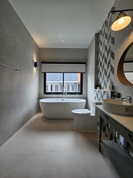 3-BR Townhouse, Bangkok, Khlong Tan Nua, Watthana, Bangkok, 3 Bedrooms, 193 sqm, Townhouse For Sale, by Nattapat Reunyota, 500359959 - DDproperty.com