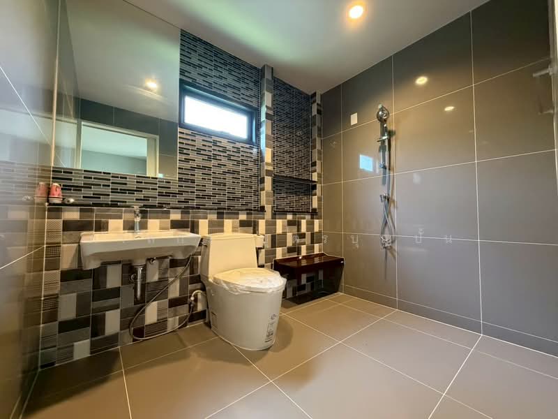 Setthasiri Rama 5, Nonthaburi, Bang Kruai - Sai Noi Road, Bang Krang, Muang Nonthaburi, Nonthaburi, 4 Bedrooms, 361 sqm, Single Detached House For Sale, by Passakorn Butbunpan, 500360044 - DDproperty.com