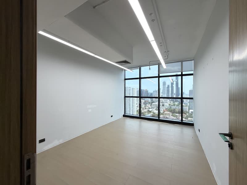 Ekkamai Fitted Office only 650B/sqm, AC 24hr, 500m to BTS, Bangkok, Sukhumvit 63, Khlong Tan Nua, Watthana, Bangkok, , 450 sqm, Office Space For Rent, by Sirikul Wattanakorn, 500360057 - DDproperty.com