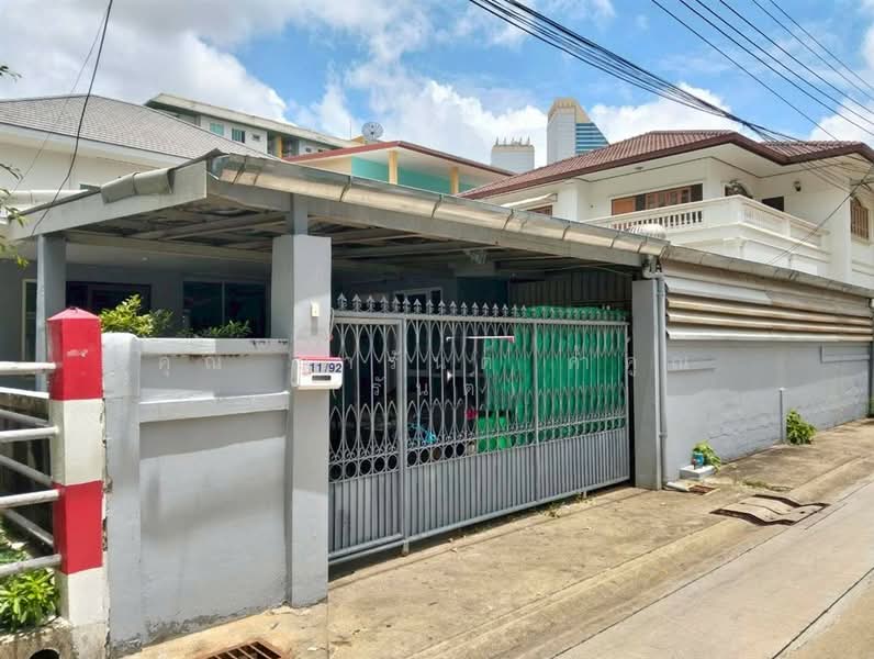 บ้านเดี่ยว 1 ชั้น 58 ตร.ว. บ้านเดี่ยว ซอยประชาอุทิศ8 แยก3, Bangkok, ถนนประชาอุทิศ, Huai Khwang, Bangkok, 3 Bedrooms, 200 sqm, Single Detached House For Sale, by คุณ การันต์ ค้ำคูณ (รันต์), 500360130 - DDproperty.com